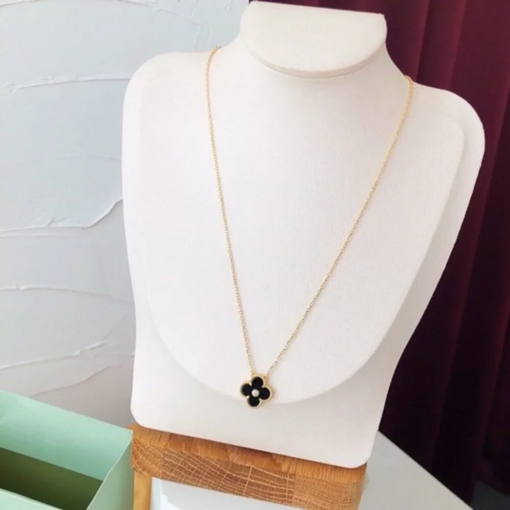 🍀🌟🌟Van Cleef & Aprels Women’s Necklaces 🌟🌟 - Picture 5 of 9